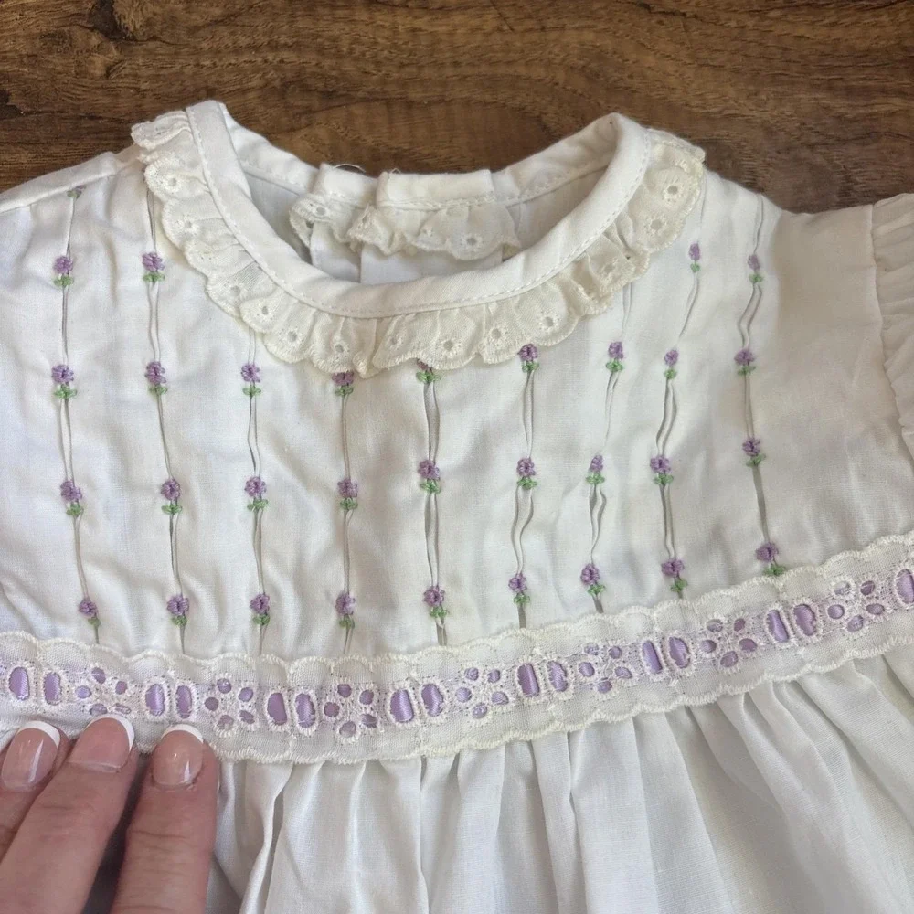 VTG Polly Flinders SZ T3 White Dress Purple Ribbon Eyelet Detail Pleats Adorable
